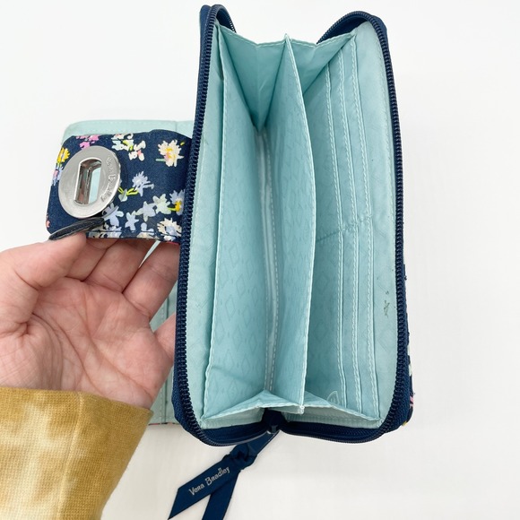 Vera Bradley Scattered Wildflowers Wallet‎ Quilted Y2K Cottagecore Coquette Boho - Picture 6 of 10